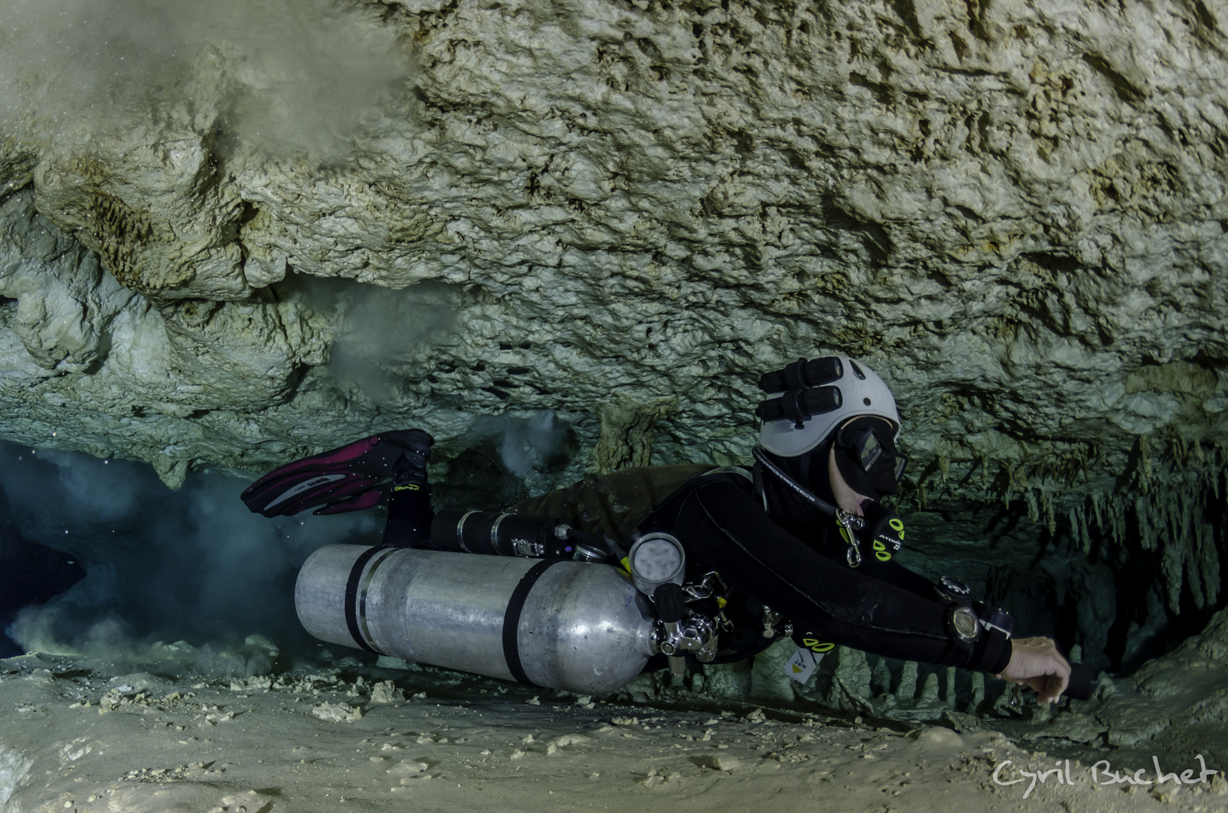 Cave Diving Photos Mexico, Female Cave Instructor, Cave Instructor Playa del Carmen, Cave instructor Puerto Aventuras, Cave Instructor Tulum